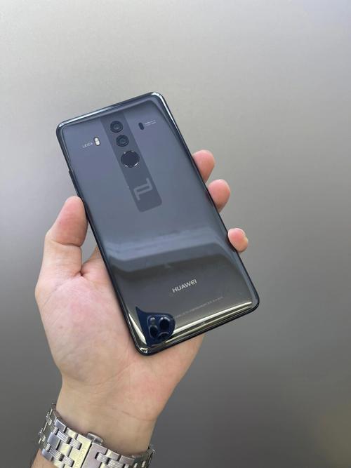 关于mate10保时捷和mate10的区别的信息-第2张图片 关于mate10保时捷和mate10的区别的信息-第2张图片